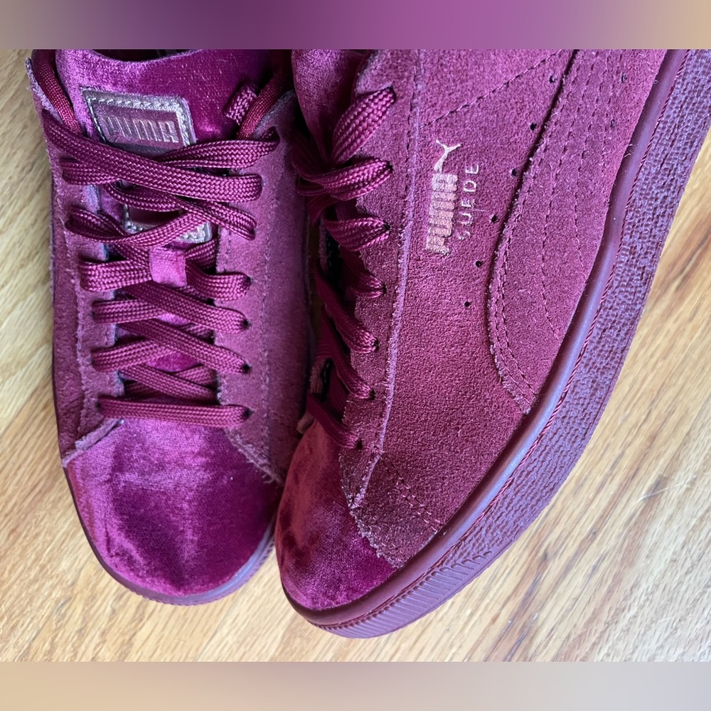 Puma Women's Suede Classic Velvet Casual Sneakers - Picture 10 of 11